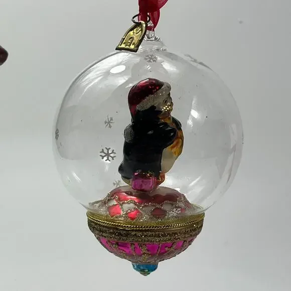 Thomas Pacconi Penguin Glass Dome Ornament Snowglobe Glitter 4.25" Vintage - Picture 4 of 8